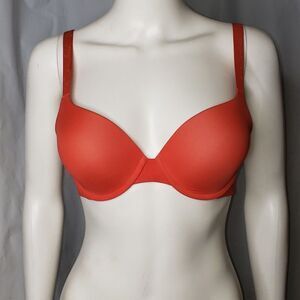 VICTORIAS SECRET T Shirt Push Up Full Coverage Red Underwire Bra 32D